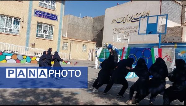 هیجان و نشاط در المپیاد درون مدرسه‌ای دبیرستان اخوان کریمی قم