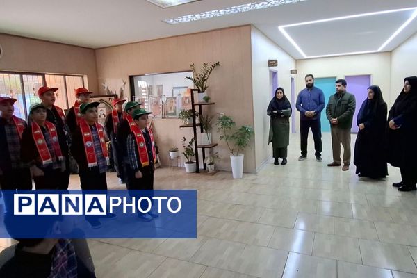 بازدید کارشناس پژوهش ناحیه دو شهرری از نمایشگاه پژوهش دبستان قلنبر