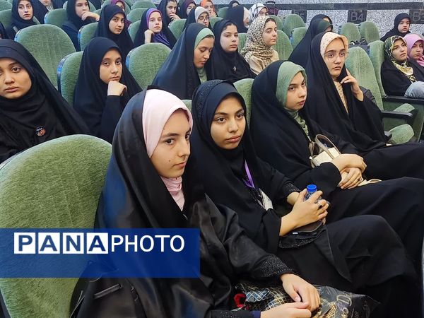 برگزاری اردو یاوران ولایت دختران متوسطه اول استان اصفهان
