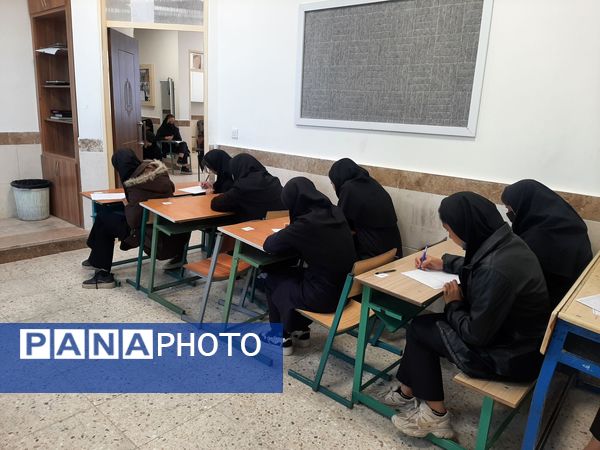 امتحانات نوبت اول دانش آموزان دبیرستان نیایش شهرستان باخرز