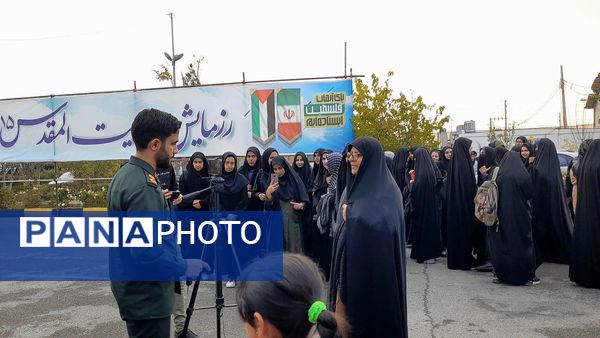 غبارروبی و گلباران مزار شهدای ملارد در رزمایش بزرگ بیت‌المقدس بسیجیان