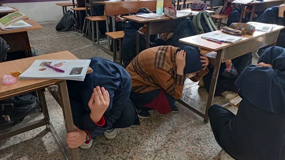 مانور زلزله و ایمنی در دبیرستان شاهد شهید کلانتری ناحیه یک کرج