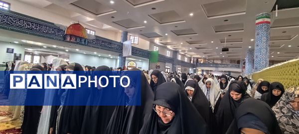 حضور دانش‌آموزان بیرجندی در نماز جمعه