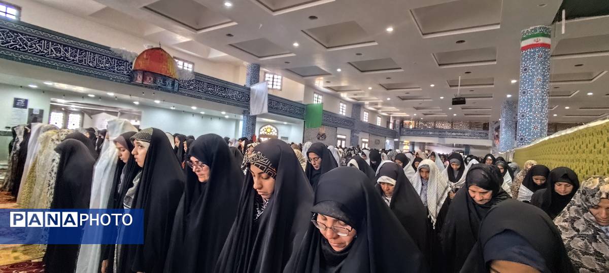 حضور دانش‌آموزان بیرجندی در نماز جمعه