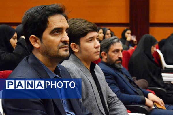 بدرقه دانش‌آموزان بهارستانی به راهیان‌نور