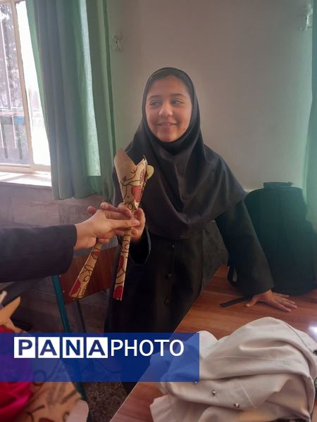 انتخابات شورای دانش آموزی در دبیرستان دخترانه فرهیختگان 