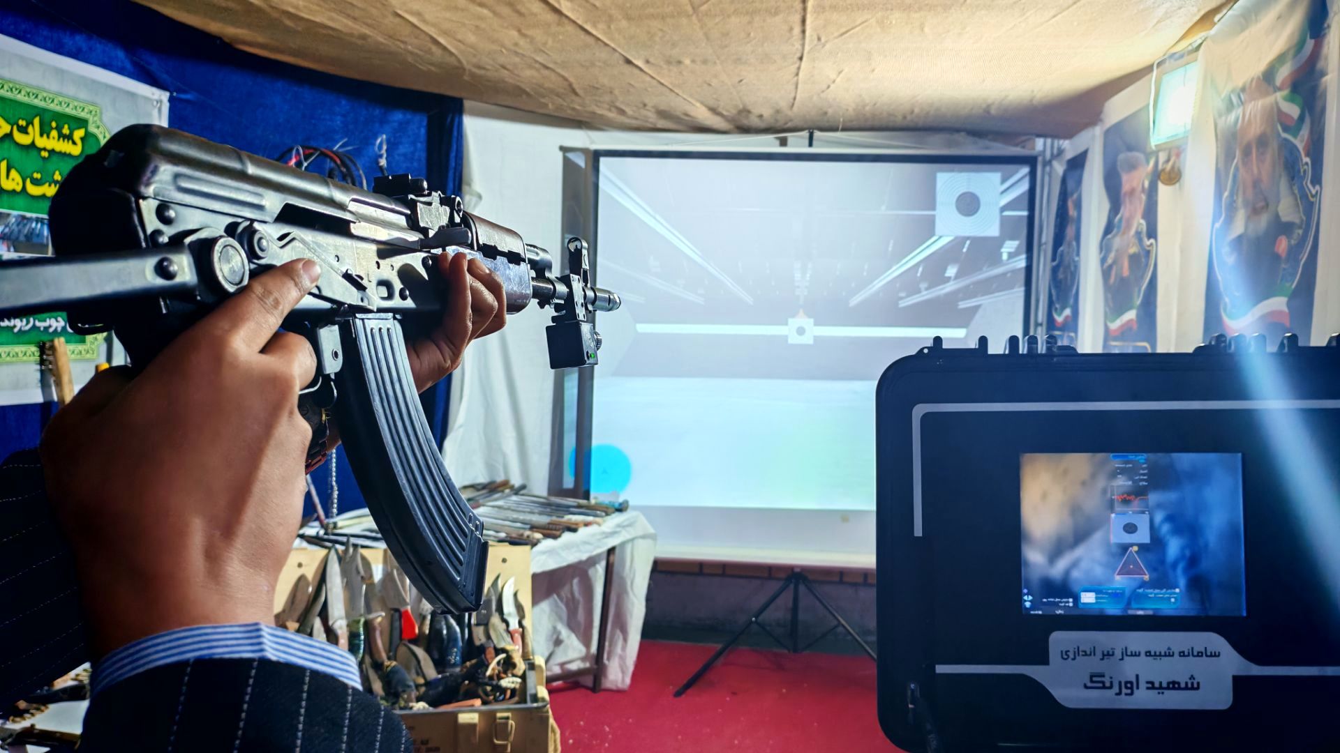 نمایشگاه خدمت 46 به مناسبت هفتهٔ بسیج در نیشابور 