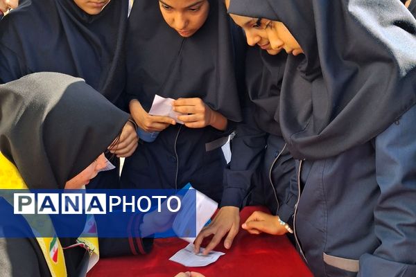 برگزاری انتخابات شورای دانش‌آموزی در مدارس منطقه کهریزک 