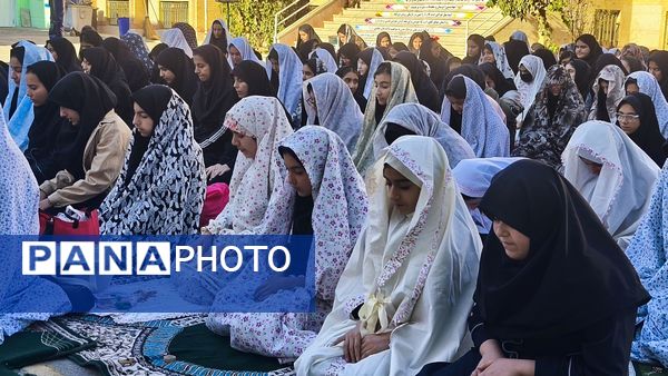 نماز جماعت باران در آموزشگاه شهید فتحی‌پور ناحیه یک شهرستان بهارستان