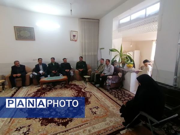 تجدید میثاق با آرمان‌های شهیدان و تقدیر از خانواده‌های معزز شهدا