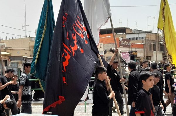 جلوه هایی از سوگواری سیدالشهدا در خیابان سوم خرداد قم