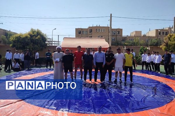 هیجان ورزشی با مسابقات کشتی و طناب‌کشی در دبیرستان حکیم ابوالقاسم فردوسی