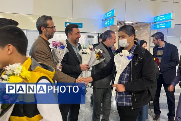 مراسم استقبال از نخستین کاروان عمره‌گزاران دانش‌آموزی با حضور مدیرکل آموزش و پرورش شهرستان‌های استان تهران