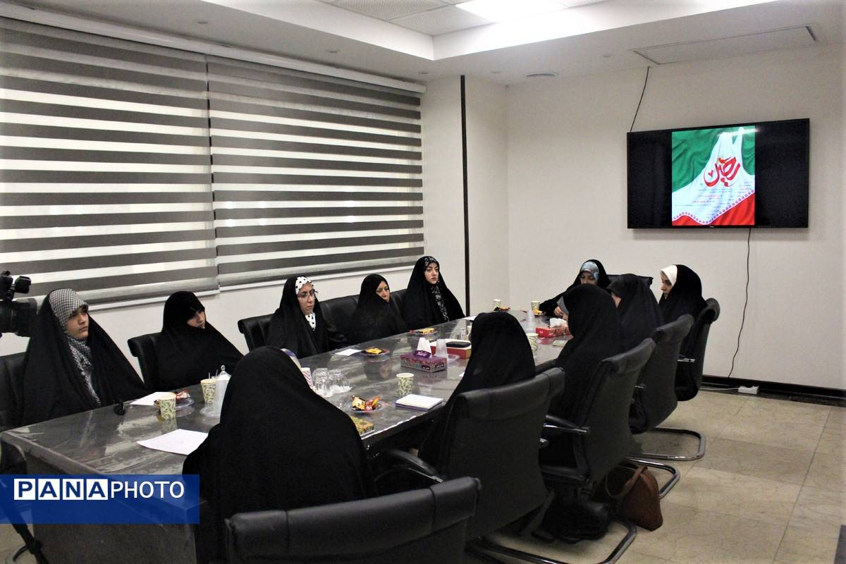 محفل شعر بانوان «رحیل» ویژه کودکان شهید 