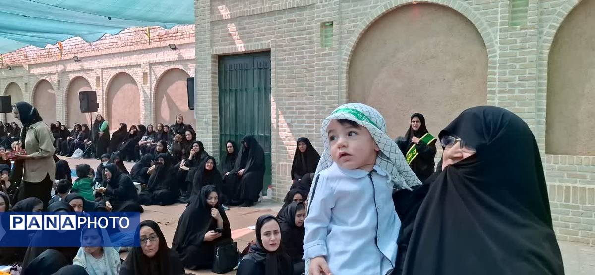 برگزاری مراسم شیرخوارگان حسینی در شهر بادرود 