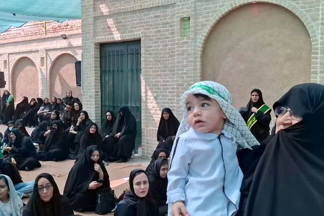 برگزاری مراسم شیرخوارگان حسینی در شهر بادرود 