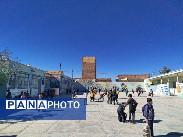 ایجاد فضای شاد وصمیمی در دبستان شهید عجمی فدافن