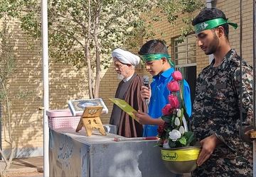 طنین زنگ مهر و مقاومت با رنگ و بویی نو در دبیرستان لقمان حکیم اشکذر