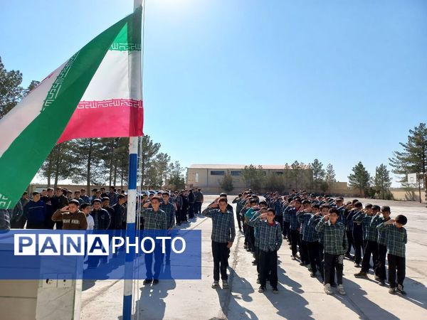 نواخته شدن زنگ پدافند غیرعامل در مدرسه شهید دستغیب مروست