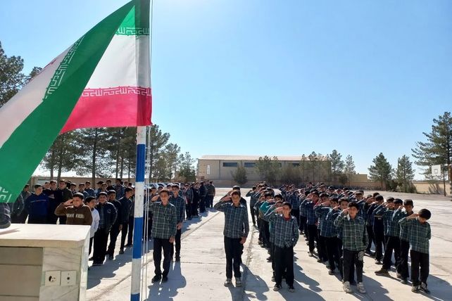 نواخته شدن زنگ پدافند غیرعامل در مدرسه شهید دستغیب مروست