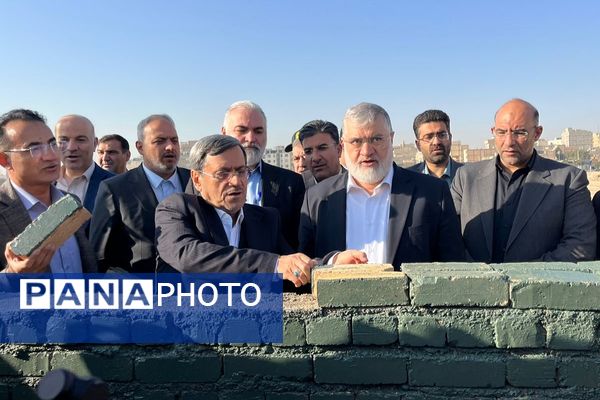 وعده قشقاوی به تحقق رسید، خشت‌گذاری دو مدرسه ۱۵ کلاسه دخترانه در حصارک پایین