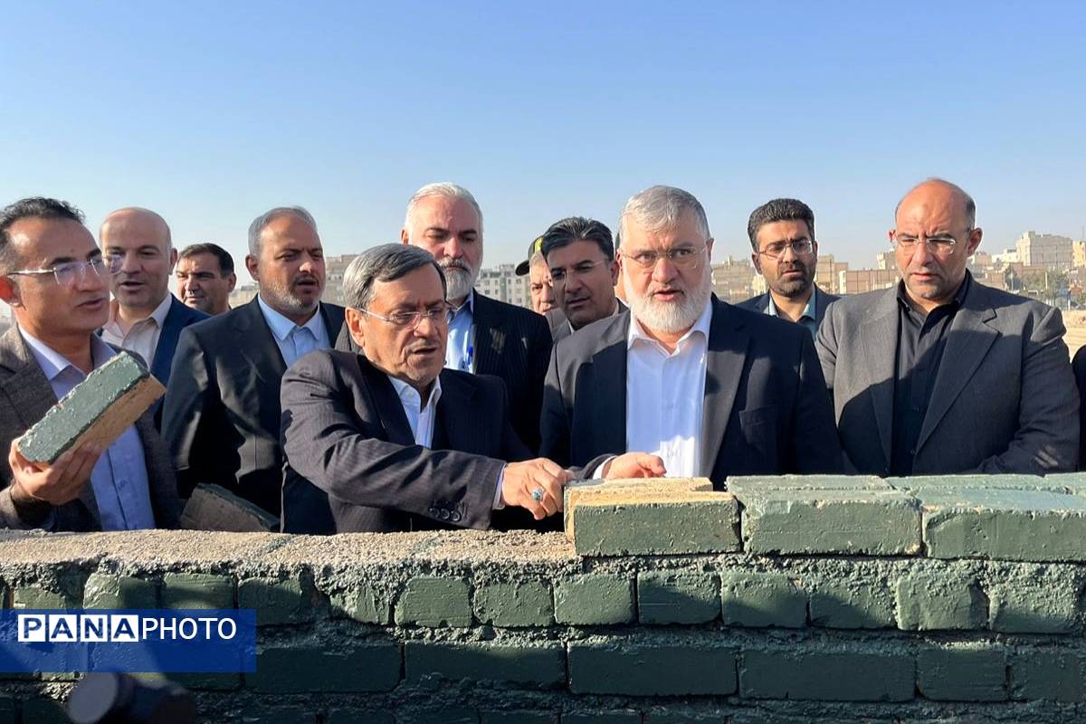 وعده قشقاوی به تحقق رسید، خشت‌گذاری دو مدرسه ۱۵ کلاسه دخترانه در حصارک پایین