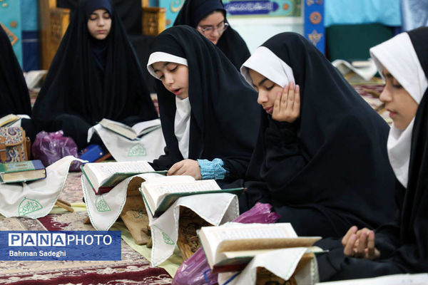 بزرگترین محفل انس با قرآن دانش آموزی