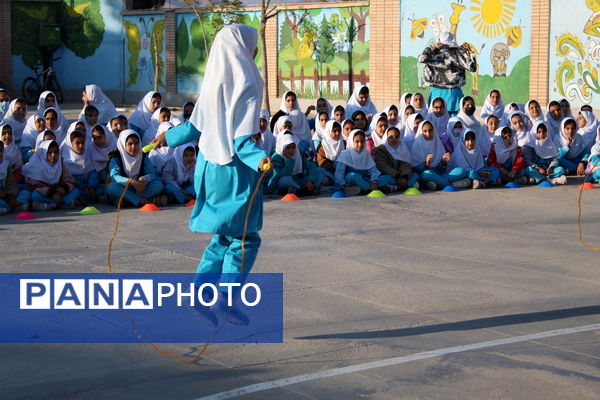 المپیاد درون مدرسه‌ای در مدرسه شهید فخرانی درق