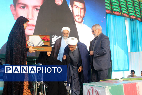 حضور نوجوانان در سی و پنجمین یادواره شهدای روستای فردوی قم
