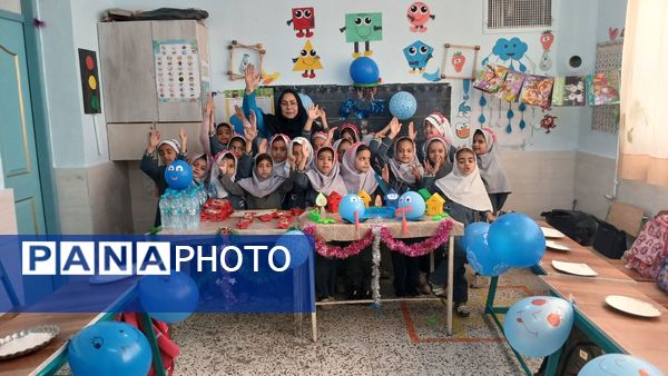 جشن آب‌‌ در‌ دبستان‌ شهید‌ دیالمه‌