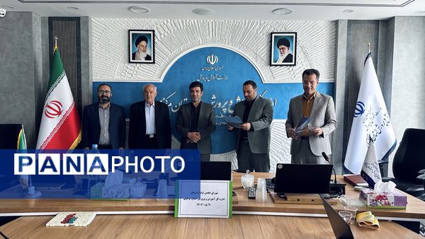تقدیر از عوامل اجرایی جشنواره ملی طراحی و دوخت لباس دانش‌آموزی با حضور انجمن اولیا‌ و مربیان استان مرکزی