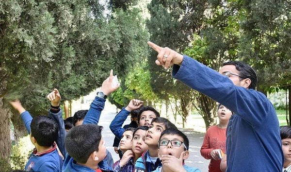 مشاهده مستقیم پدیده‌ها موجب ماندگاری بیشتر اطلاعات در ذهن می‌شود