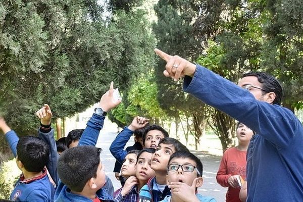 مشاهده مستقیم پدیده‌ها موجب ماندگاری بیشتر اطلاعات در ذهن می‌شود