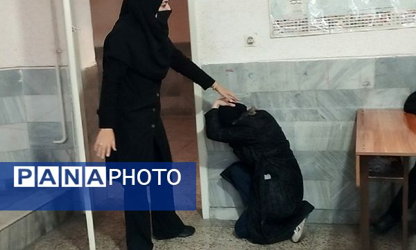 آمادگی پیش از مانور زلزله در هنرستان کاردانش حافظ 