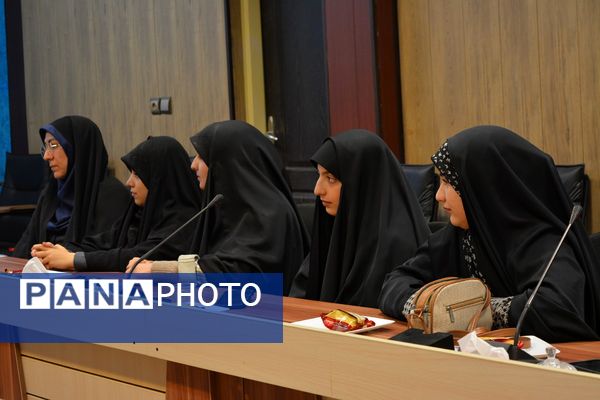 تقدیر از برگزیدگان لیگ جت در سالن فرهنگ بهارستان‌دو