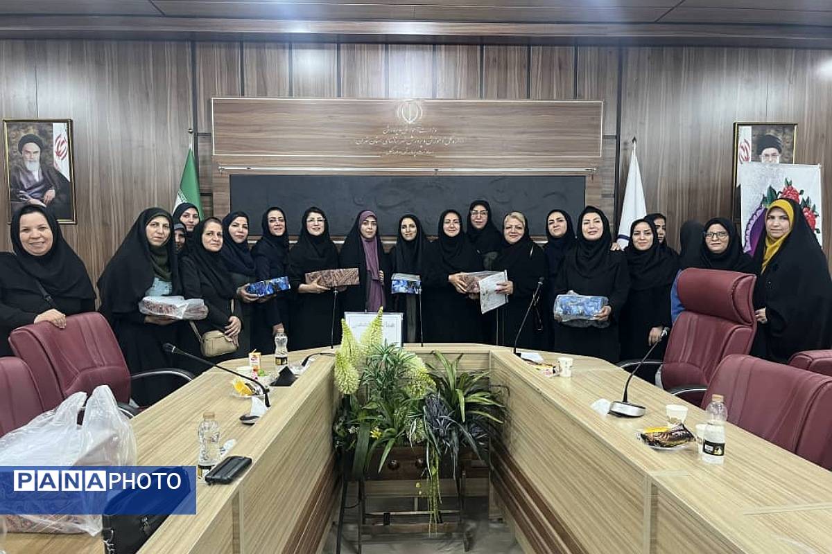 مراسم تجلیل از مشاوران مدارس ملارد در اردوگاه شهید محمد منتظری
