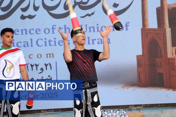 نشست خبری دومین اجلاس مجمع شهرهای تاریخی ایران در یزد 