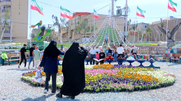 خدمات‌رسانی ستاد تسهیلات و راهنمای زائران نوروزی در قم