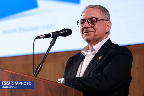 «چهره‌نگاری معلم» با تاکید فرمایشات مقام معظم رهبری، تکلیفی ملی و بسیار مهم است