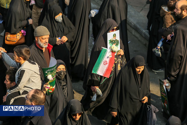 تشییع پیکر مطهر ۱۰۰ شهید گمنام