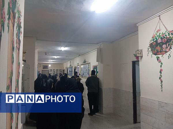 تحویل کارنامه در دبیرستان نمونه اندیشه