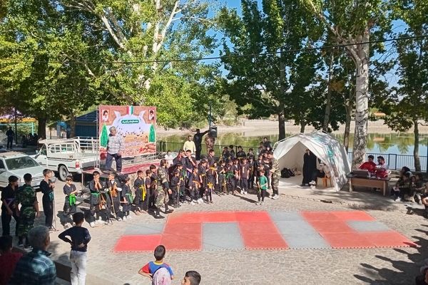 پیاده‌روی خانوادگی به‌مناسبت هفته دفاع مقدس