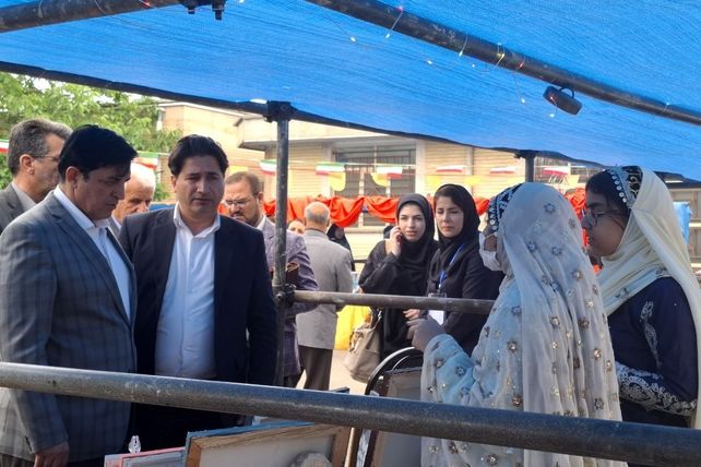 برگزاری بازارچه کسب‌ و کار دانش‌آموزی جشنواره نوجوان خوارزمی در الیگودرز
