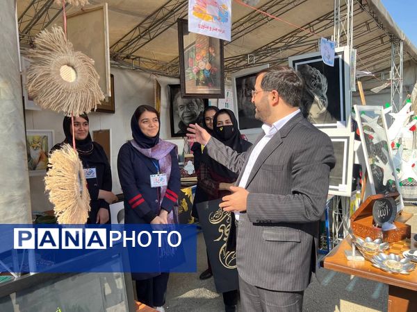 برگزاری مراسم هفته پژوهش در آموزشگاه فرزانگان هیأت امنای ملارد