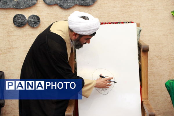 برگزاری حلقه‌های معرفتی صالحین در اعتکاف دانش‌آموزی فهرج