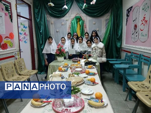 بزرگداشت روز مادر در دبستان ۲۲ بهمن آباده