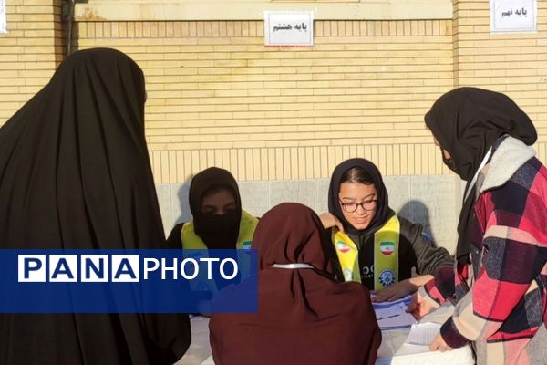 طرح دیدار و ارائه کارنامه هشدار در دبیرستان مهر نیشابور