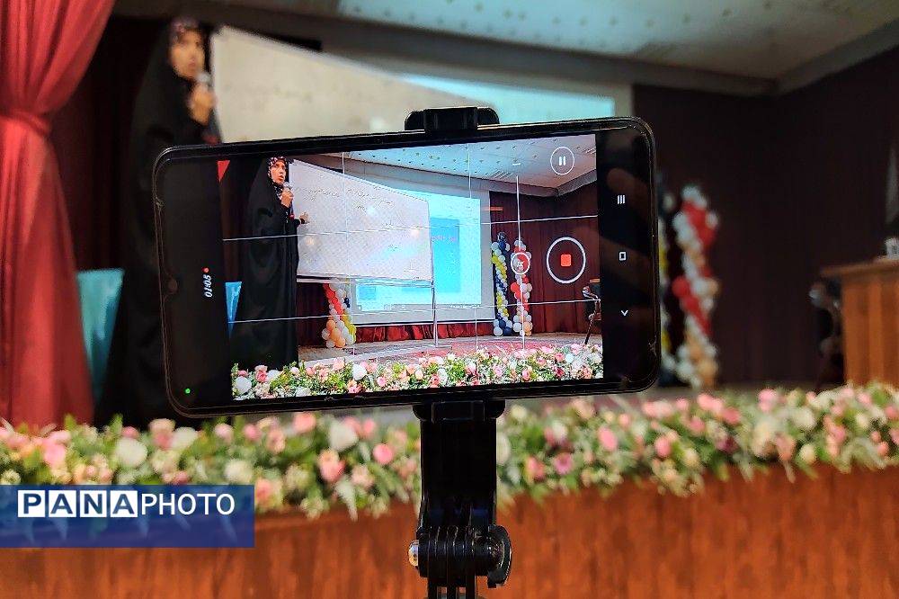 کلاس آموزشی خبرنگاری در کانون مهر تابان نیشابور