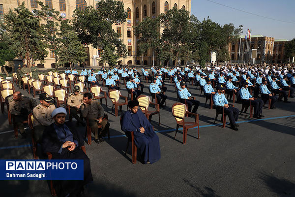 سالروز اهدای پرچم و نشان توسط فرماندهی معظم کل قوا به ارتش