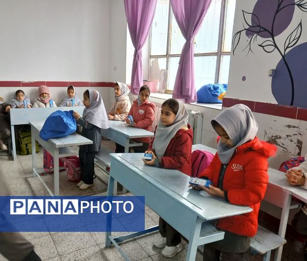 آغاز توزیع شیر در دبستان شهید نجفی فدافن